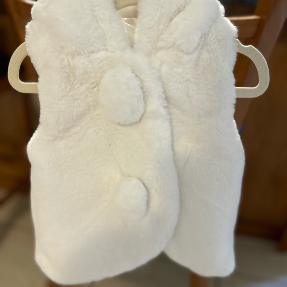 Faux Fur 3 piece legging set by Issac Mizrahi. Size-24 months - Picture 4 of 8